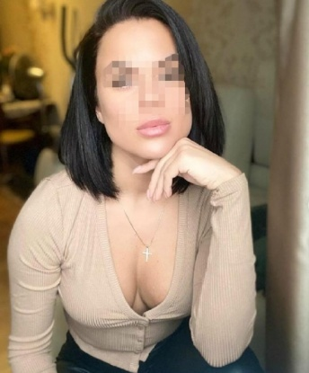 У меня ты найдешь непревзойденное сочетание страсти и нежности. Я создам для тебя атмосферу полного расслабления и наслаждения. Мои услуги включают классический и эротический массаж, оральный и классический секс, разнообразные игры и ролевые сценарии. Я живу в Москве и готова принять тебя в своей уютной и безопасной атмосфере. Мои фото и отзывы доступны по запросу. Не упусти возможность испытать незабываемое удовольствие! 💋 Даяна